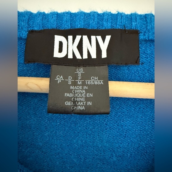 DKNY Crew Neck Sweater, size small. - Picture 7 of 8
